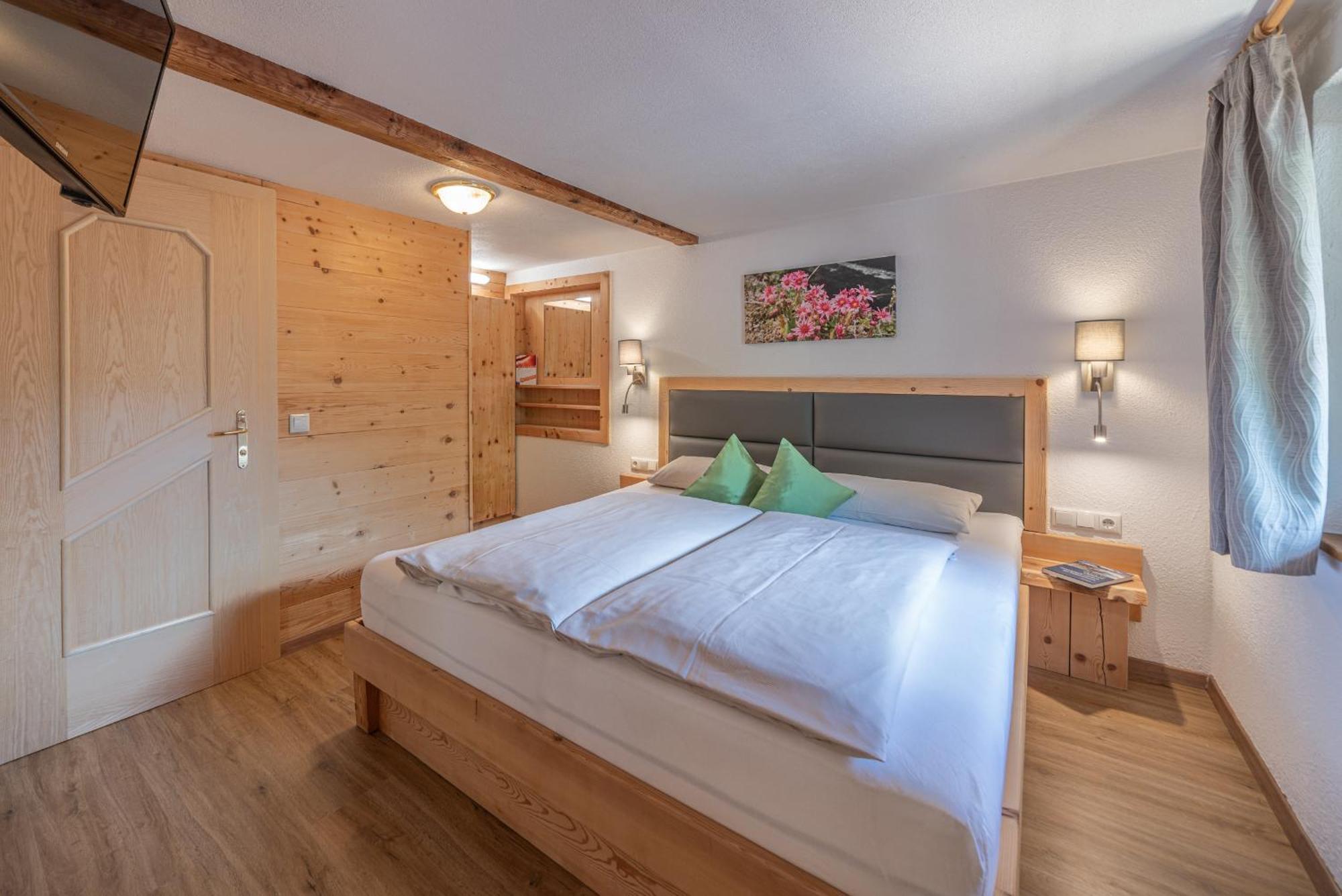 Der Ortnerhof - Hotel & Reiterhof Pragraten Room photo